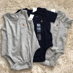 NWT Gap Baby Brannan Bear Bodysuit set